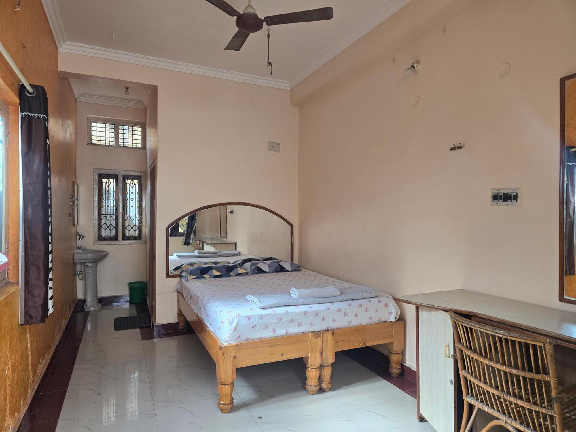 Lakshmi Heritage Tourist Home Hampi Exteriér fotografie