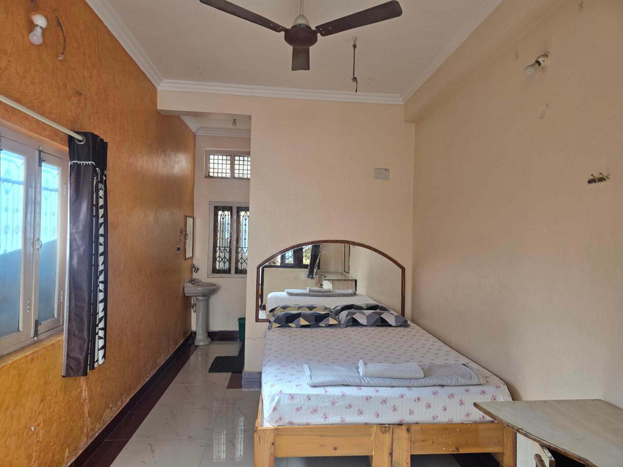 Lakshmi Heritage Tourist Home Hampi Exteriér fotografie